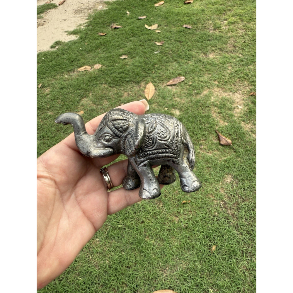 Safari Elephant in Costume Figurine 2.5 ” Metal Sculpture Decor Made In India - Picture 3 of 9